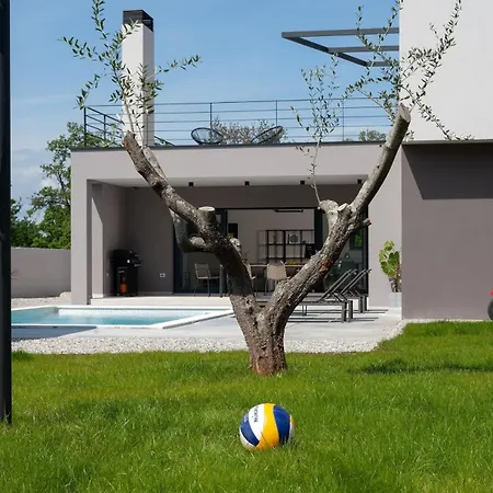 Median For 10 People With Sea View, Kids Playground & Pet Friendly - Only 3 Km From Villa *