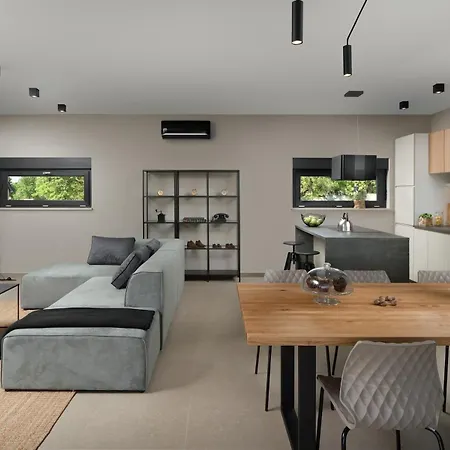 Median For 10 People With Sea View, Kids Playground & Pet Friendly - Only 3 Km From Vila Gajana