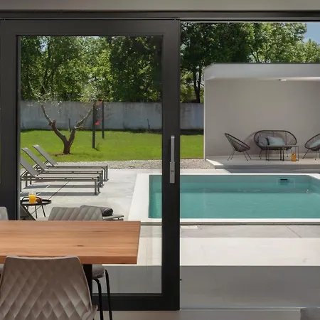 Median For 10 People With Sea View, Kids Playground & Pet Friendly - Only 3 Km From Gajana