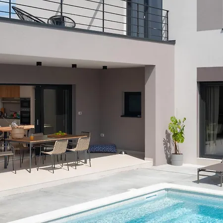 Median For 10 People With Sea View, Kids Playground & Pet Friendly - Only 3 Km From Vila *