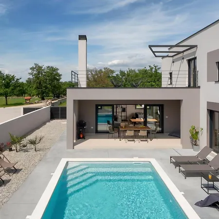 Median For 10 People With Sea View, Kids Playground & Pet Friendly - Only 3 Km From Gajana