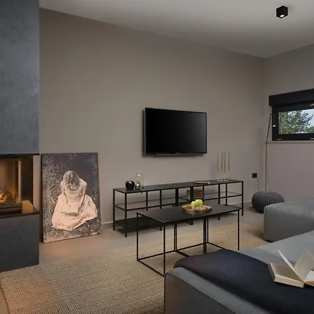 Median For 10 People With Sea View, Kids Playground & Pet Friendly - Only 3 Km From * Gajana