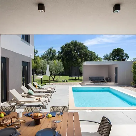 Median For 10 People With Sea View, Kids Playground & Pet Friendly - Only 3 Km From Gajana