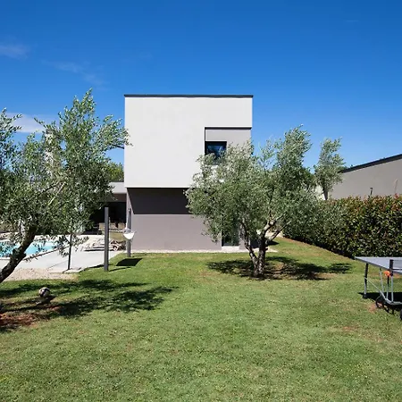 Median For 10 People With Sea View, Kids Playground & Pet Friendly - Only 3 Km From Vila Gajana